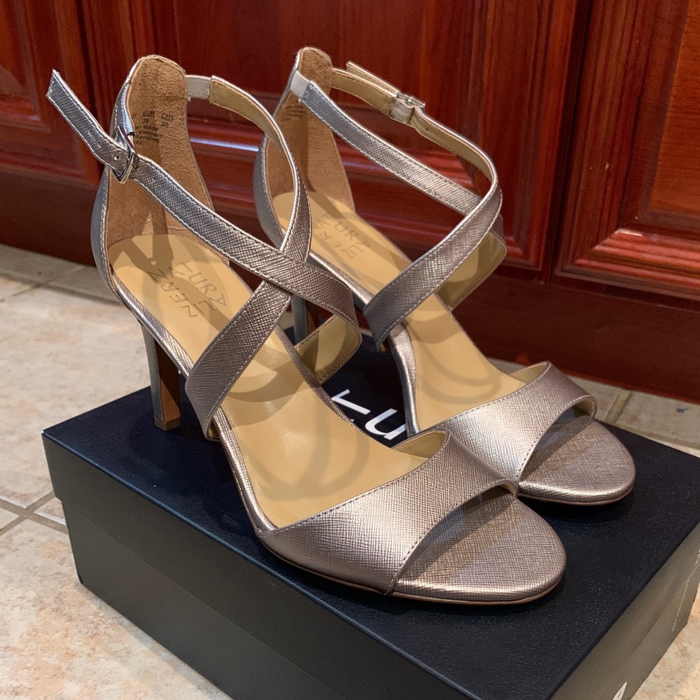 Naturalizer silver heels